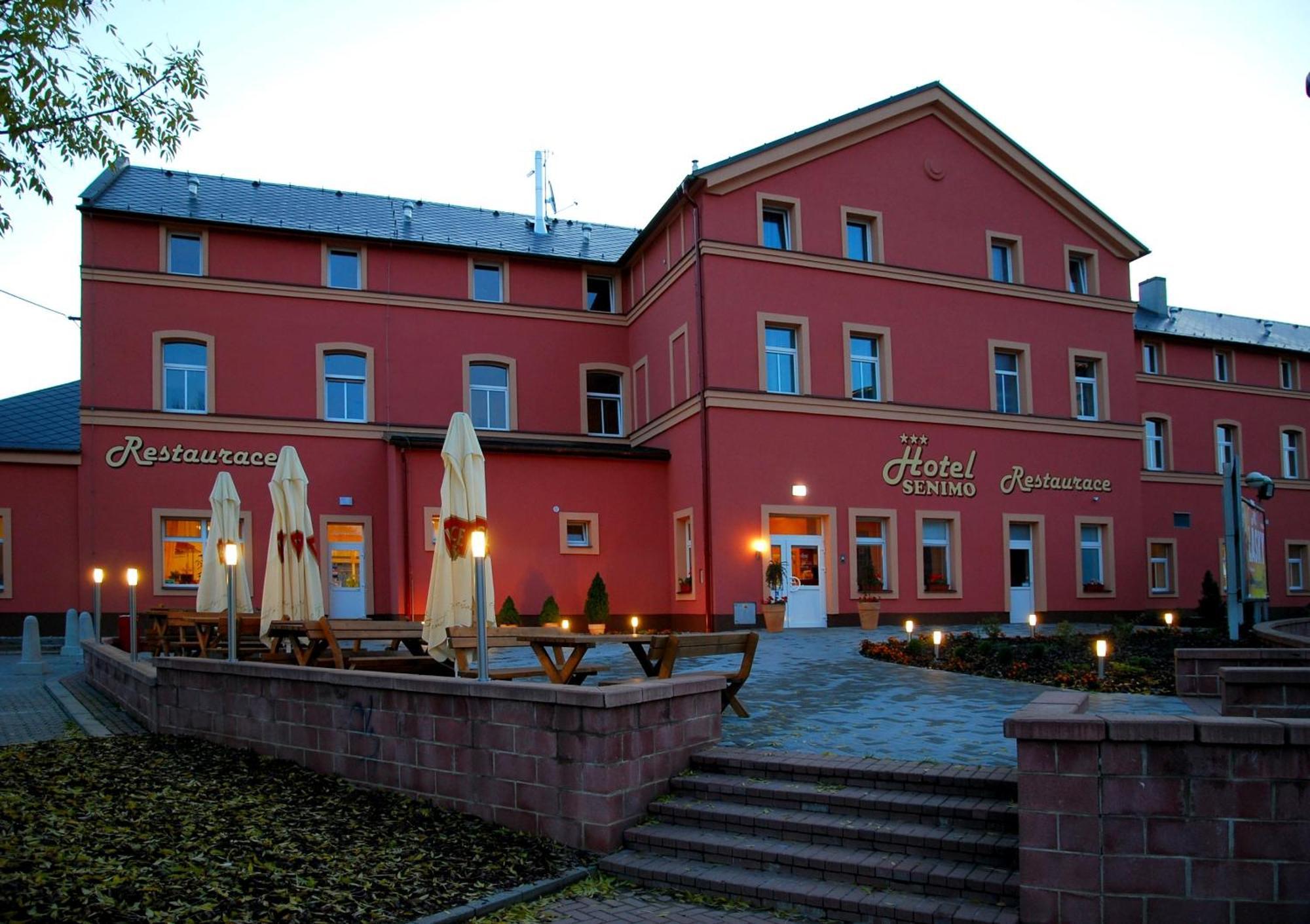 Hotel Senimo Olomouc Esterno foto