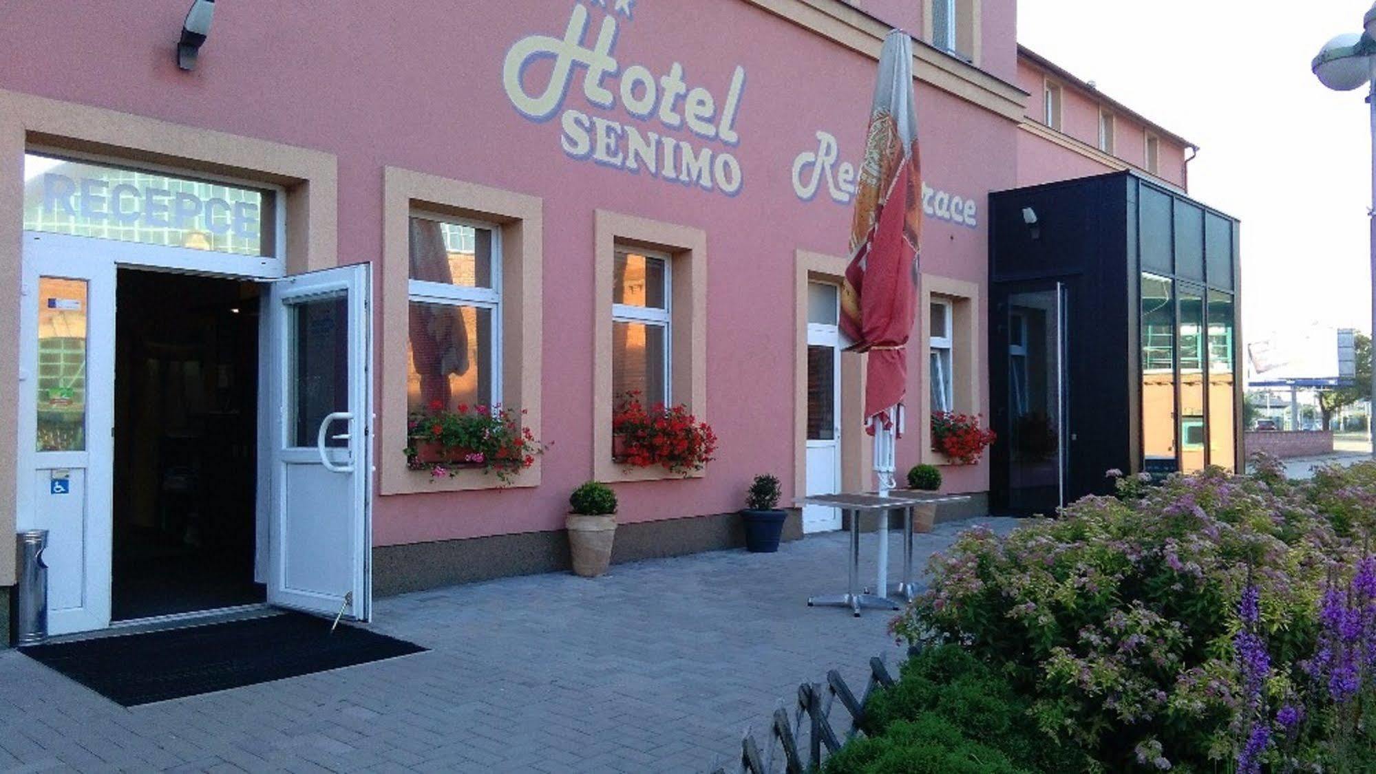 Hotel Senimo Olomouc Esterno foto